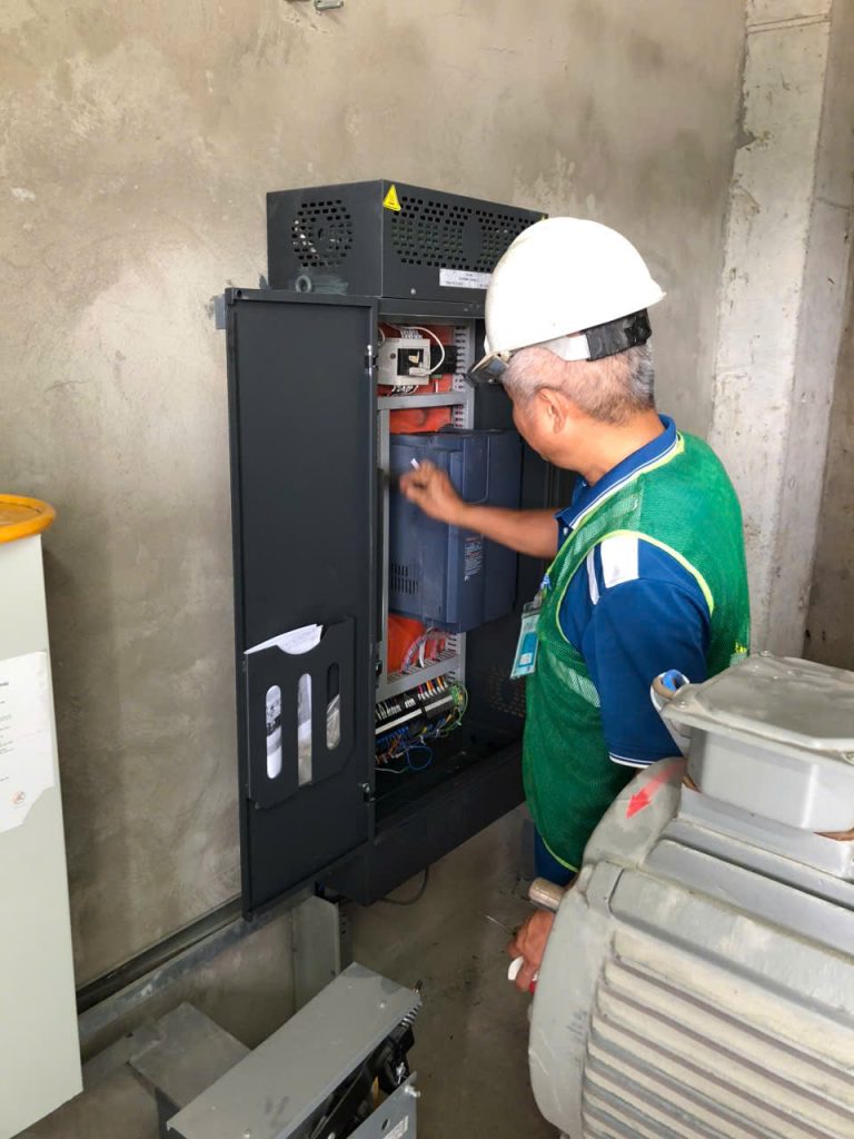 Bảo trì tủ điện thang máy